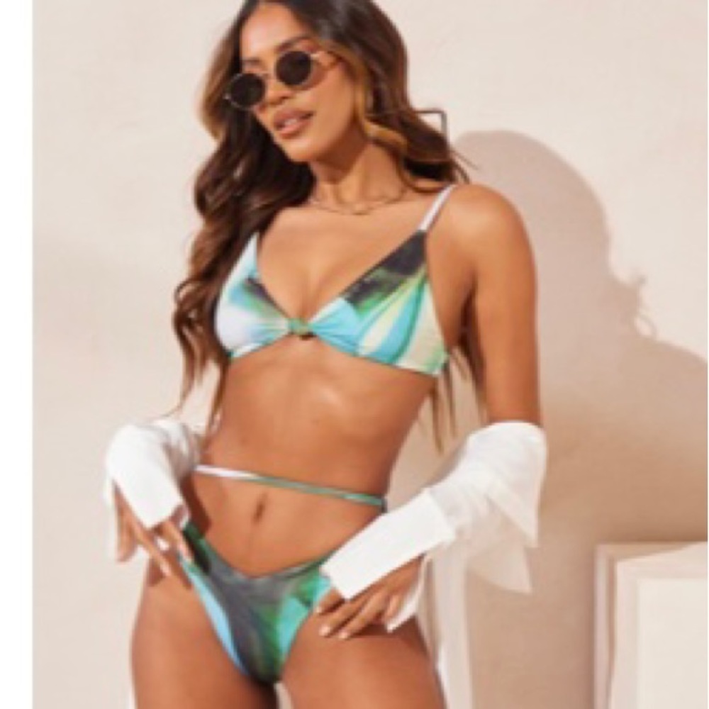 PRETTY LITTLE THING, size 8 green abstract print bikini